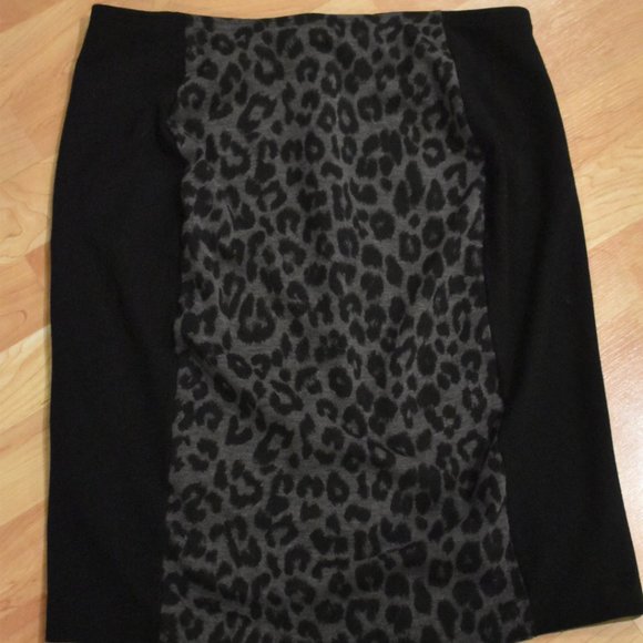 Chico's Dresses & Skirts - Chico's Pencil skirt to knee, stretch